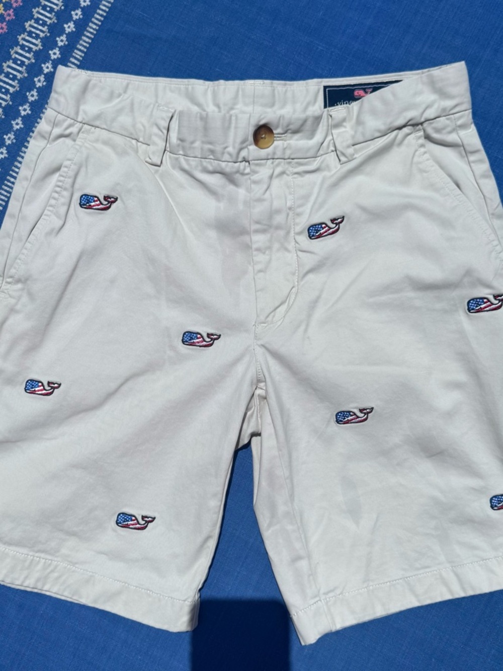 Vineyard Vines White Chino Shorts with Patriotic Whale Embroidery Size 28